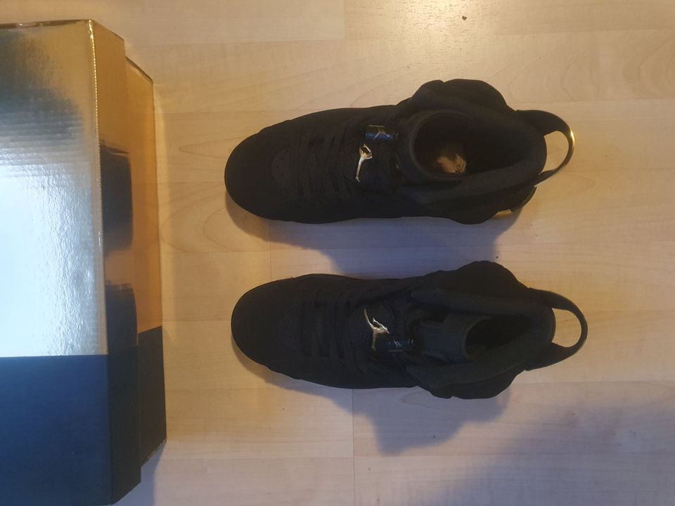 Jordan 6 Retro Black and Gold in Hannover