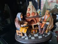 Wertvolle Terracotta Figur Oma und Opa vor dem Ofen aus Sizilien Hessen - Nidda Vorschau