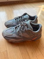 Adidas Yeezy Boost 700 Inertia Gr. 46 Frankfurt am Main - Sachsenhausen Vorschau
