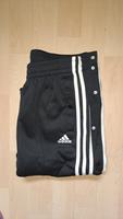 Adidas Sporthose schwarz Gr 40 Druckknöpfe Sachsen - Zwenkau Vorschau