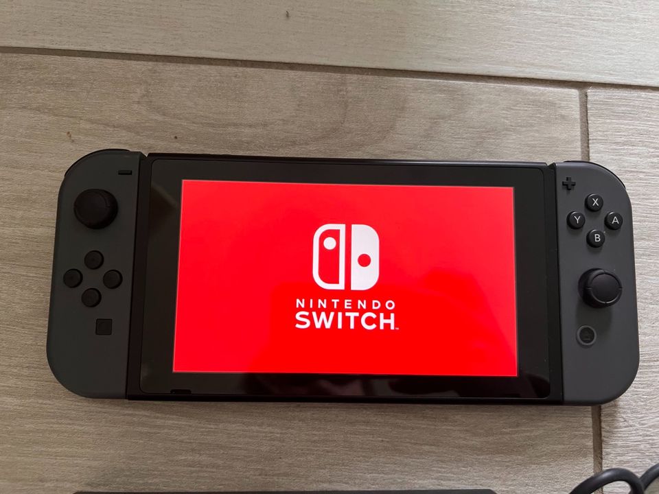 Nintendo Switch inkl. Mario Kart 8 in Sickte