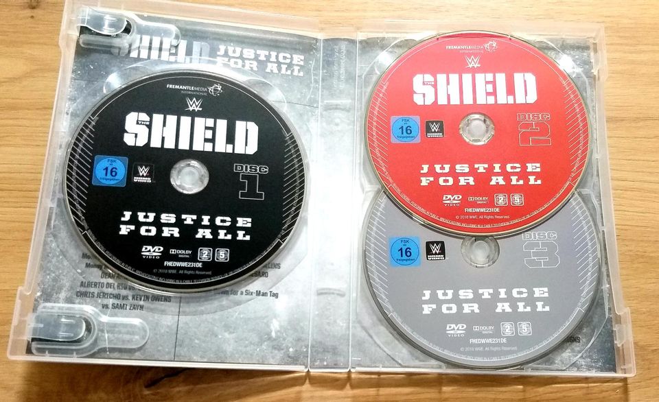 WWE The Shield - DVD Box in Meckesheim