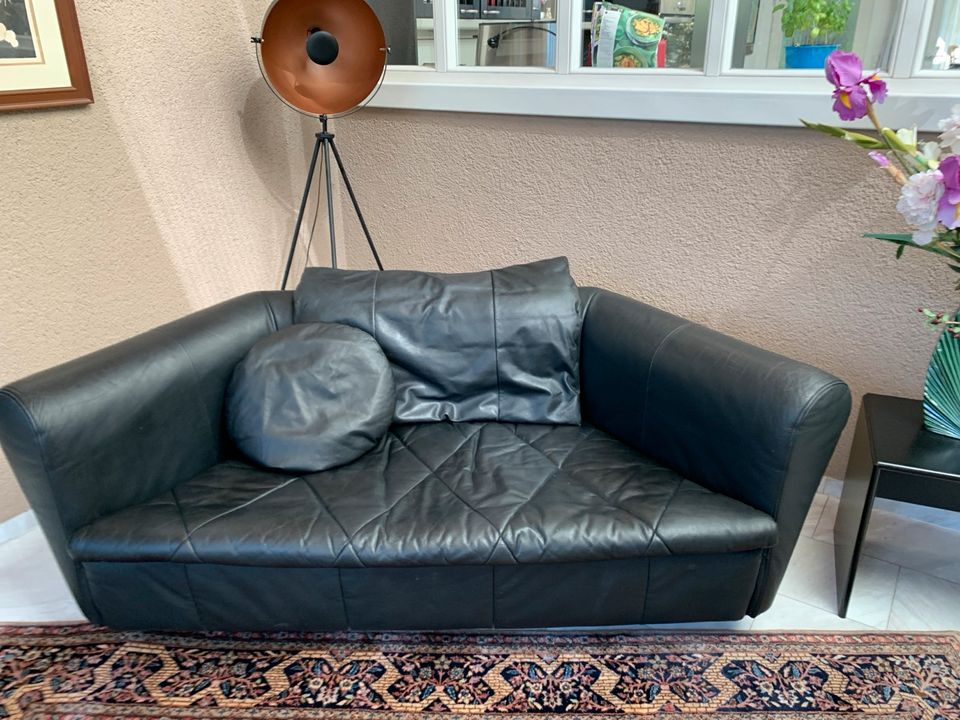 Designer Sofa  BENZ schwarz Leder in Mörfelden-Walldorf