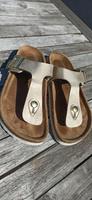 Supersoft Zehentrenner Sandalen gold 36 Saarland - Marpingen Vorschau