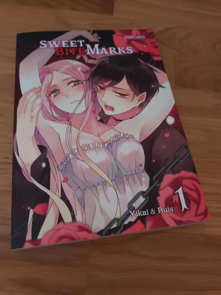 Sweet Bite Marks Manga in Coerde
