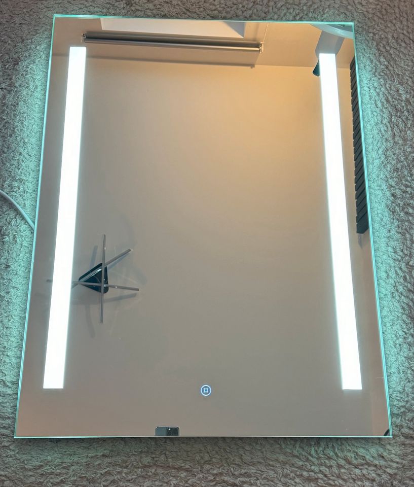 EMKE LED Badspiegel 60x80cm Badezimmerspiegel mit Beleuchtung in Stolberg (Rhld)