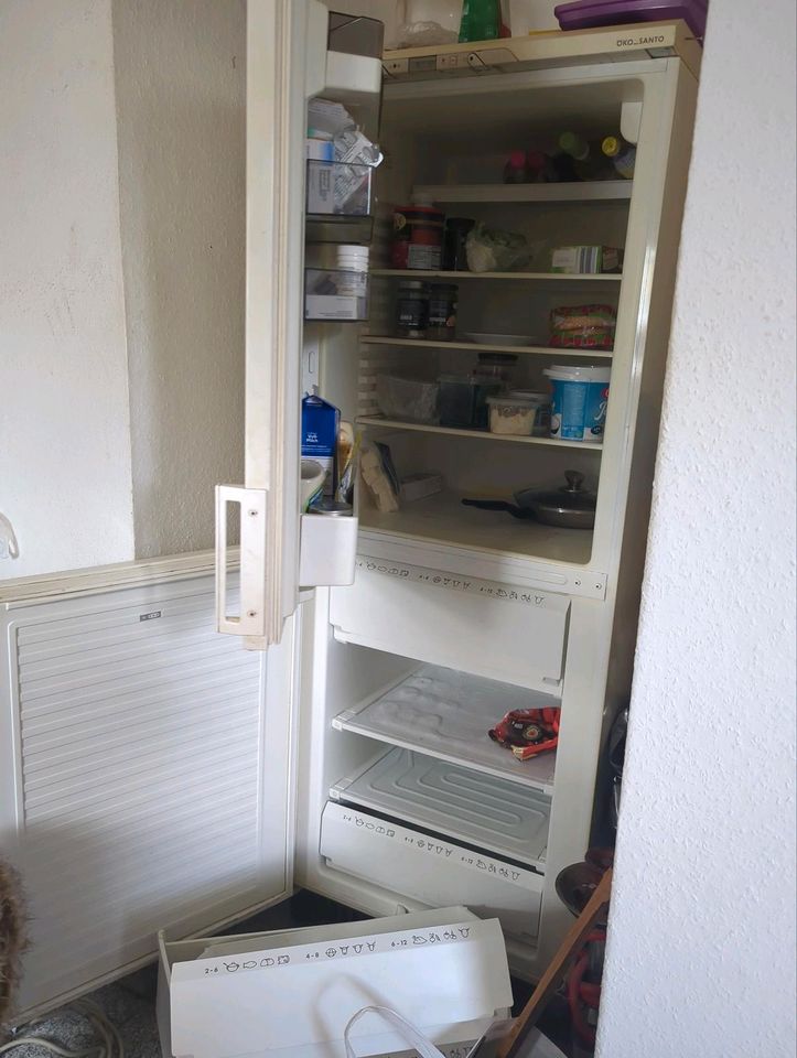 Kühlschrank, kostenlos. in Essen