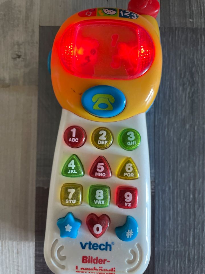 VTech Kinder Handy mit Soundeffekten in Königsbach-Stein 