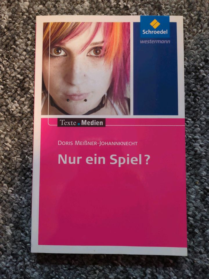 Nur ein Spiel ? Schulbuch in Zella-Mehlis