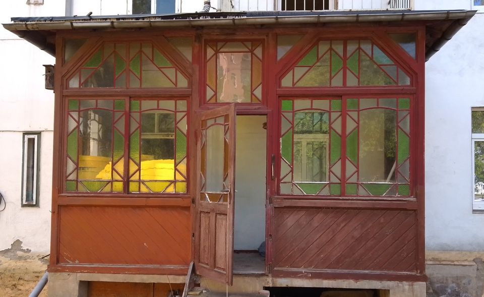 400 historische Fenster antike Holzfenster Gewächshaus Loggia in Meiningen