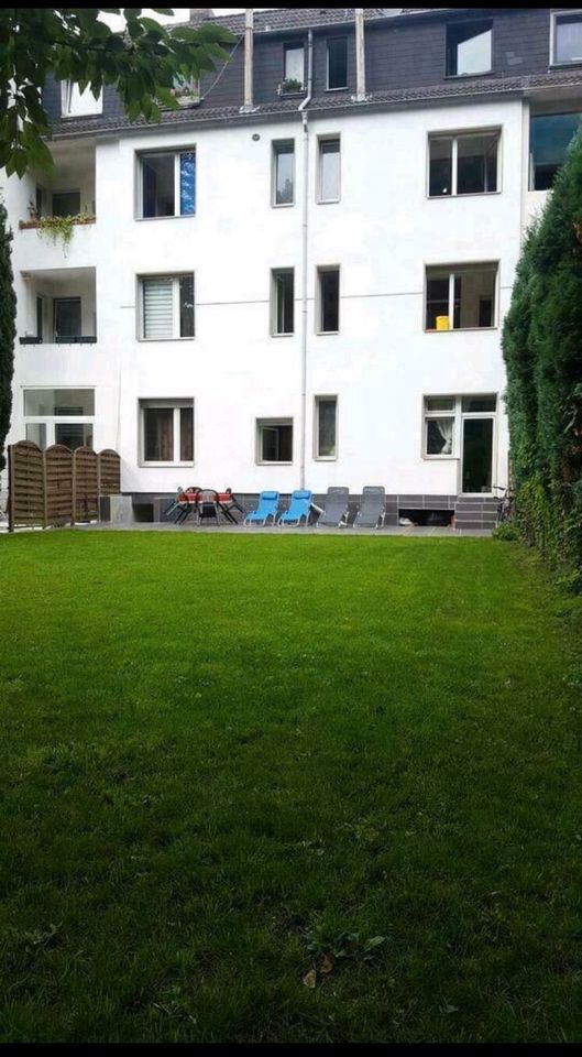 Mehrfamilienhaus mit 5 Wohneinheiten und Garten in Mülheim (Ruhr)