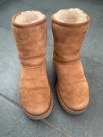 UGG Boots Classic Gr. 36 Hessen - Frankenau Vorschau