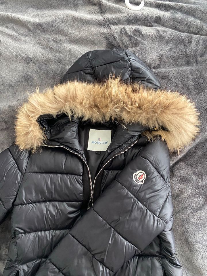 Jacke MONCLER in Idar-Oberstein