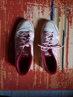 Rosa Nike Schuhe Hessen - Wöllstadt Vorschau