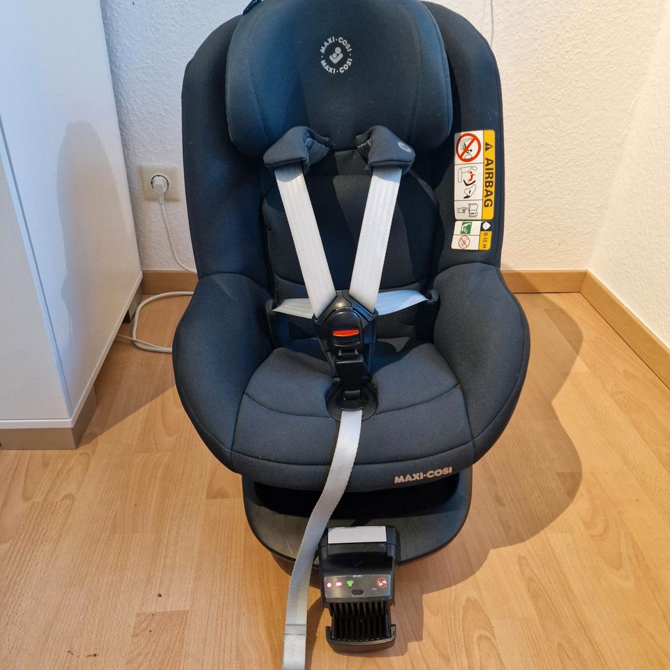 Maxi Cosi Kindersitz + Base Familiyfix + Babyschale in Witten