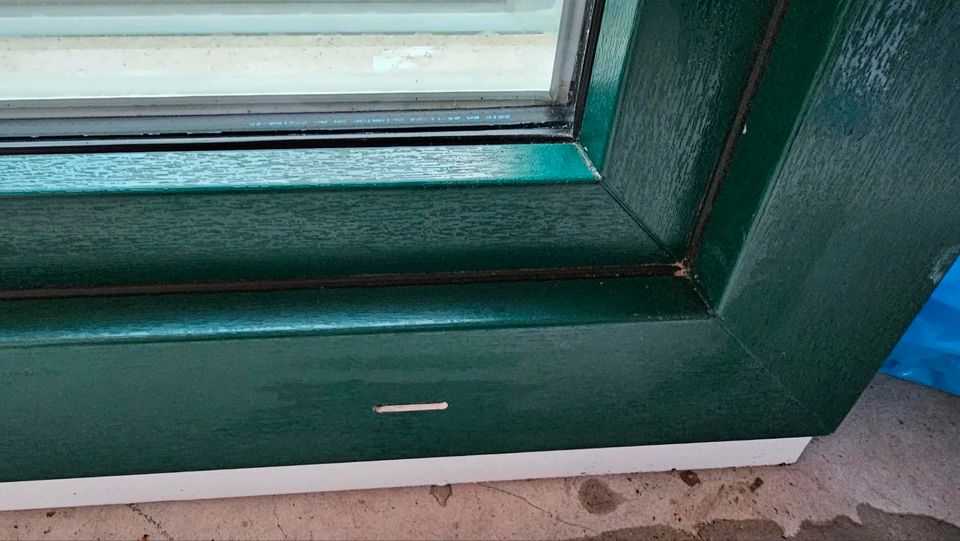 Kunststoff Fenster grün/weiß 3 fach verglast 69 x 99,5 in Niederwürschnitz
