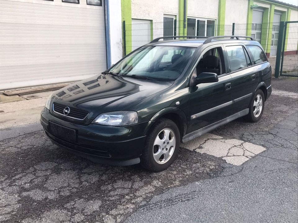 Opel Astra in Elstra