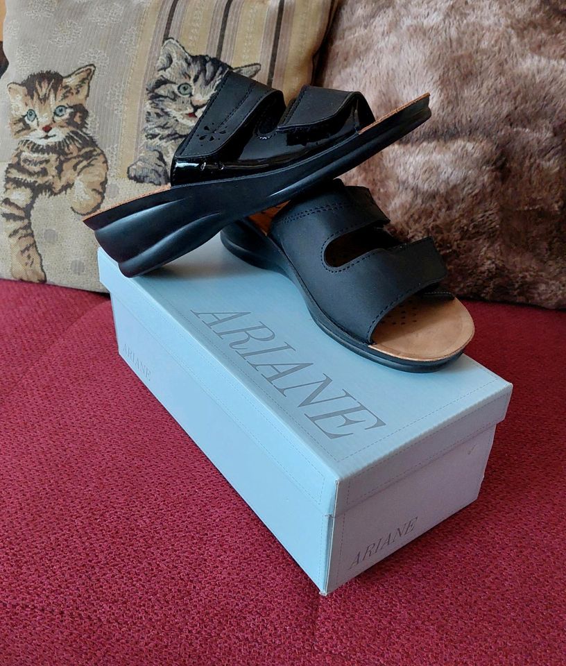 inblu Damen Pantoletten/Slipper/Hausschuhe ♡schwarz♡ Neu♡ Gr.39 in Bad Arolsen