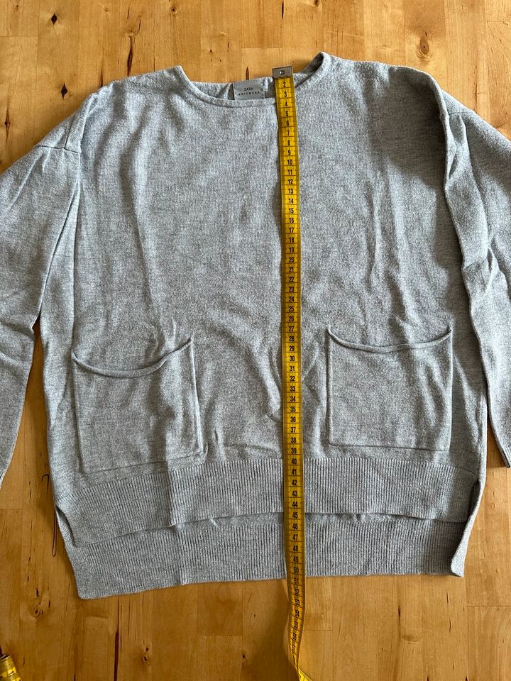 Zara Pullover & Cadigan  grau Gr.152 in Berlin