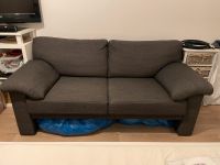 graue 2-3 Sitzer Couch sucht neuen Besitzer Berlin - Hohenschönhausen Vorschau