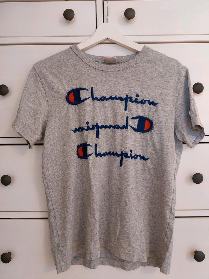 Limited Edition T-Shirt Champion in Weil am Rhein