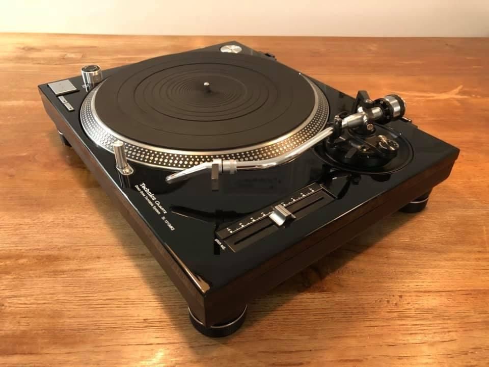 Technics SL1210 // restauriert auf Basis MK2 mit MK5 Elementen in Essen