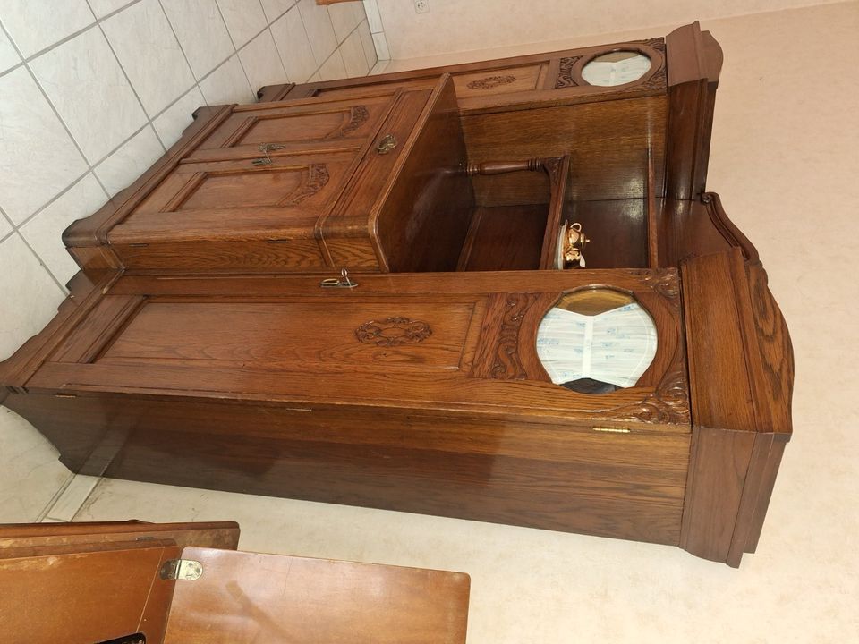 Antikes dänisches Buffet Eiche ca. 1920 Schrank Esszimmer in Herzhorn