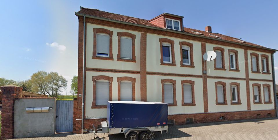 Sanierungsbedürftige Wohnung im Mehrfamilienhaus (OG re.) in Bernburg (Saale)
