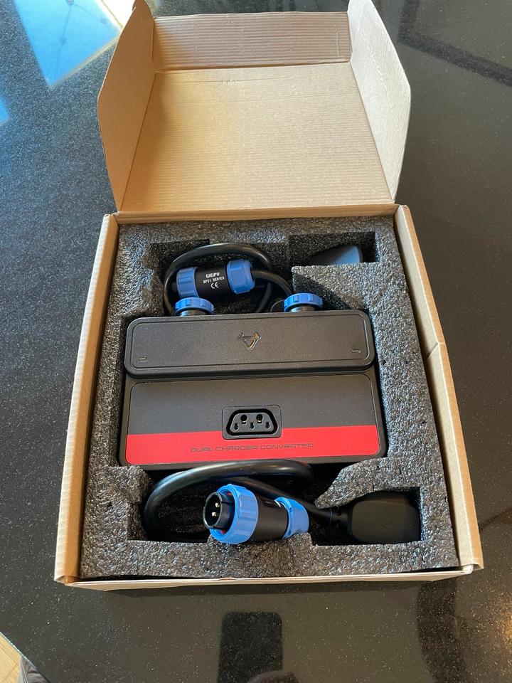NIU N-Series Dual Charger Converter Ladegerät Verteiler NEU in Berlin