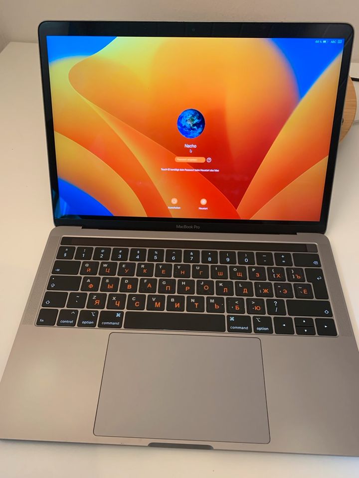 MacBook Pro 13 Zoll - 2018 i7 16gb RAM 256gb - English Keyboard in München