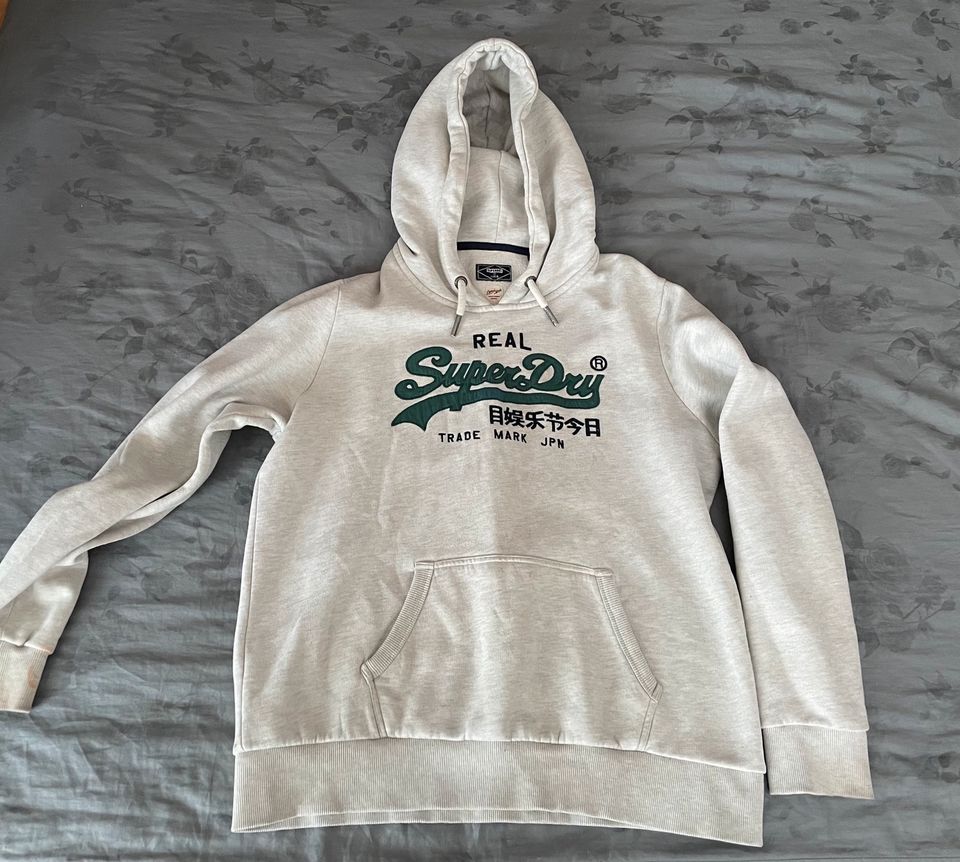 Pullover Superdry, fällt aus wie Gr. M / S in Berlin