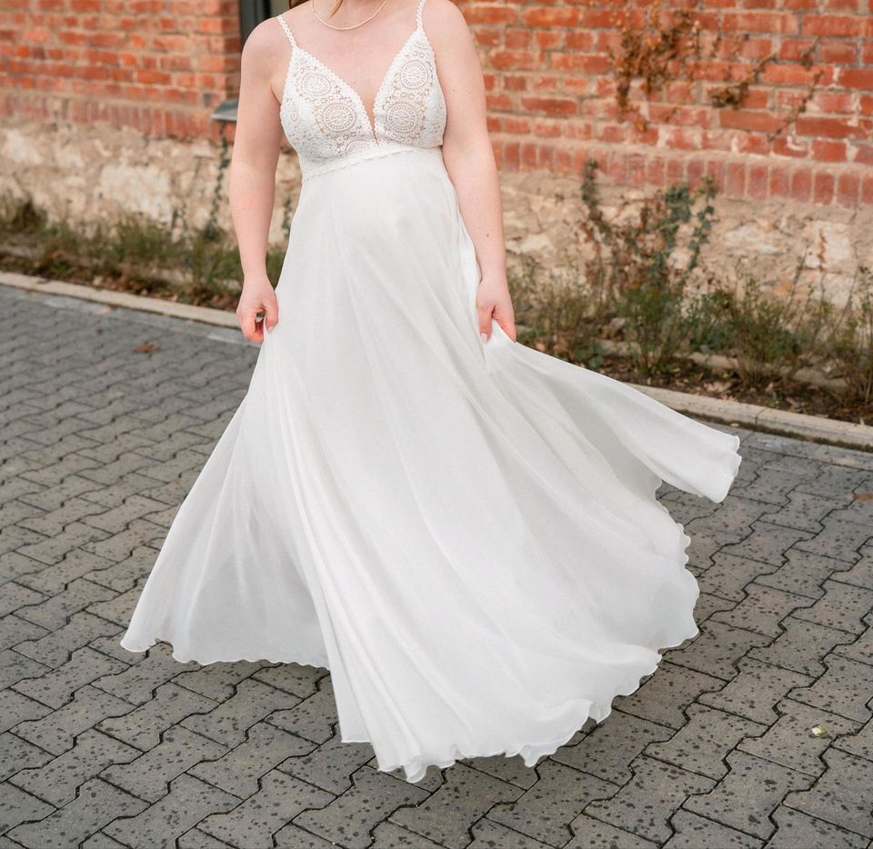 Brautkleid A-Linie | Ivory | Größe 40 | Spitze & Chiffon in Biebertal