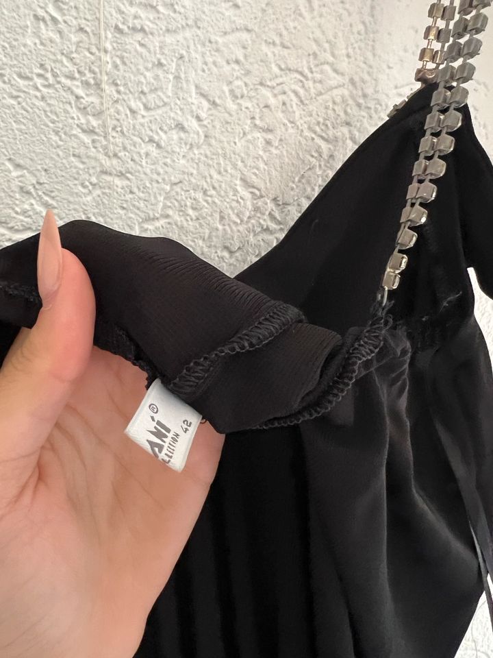 Schwarzes enges Kleid mit Glitzer Steinträgern Gr. 42 Abendkleid in Köln