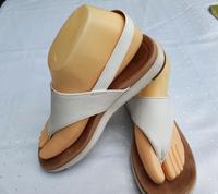UGG Alessia* Zehentrenner* Gr. 38 *weiß **** Niedersachsen - Celle Vorschau