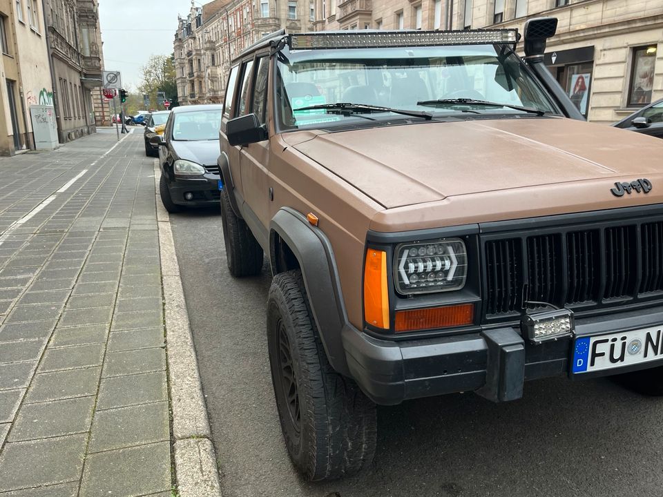 JEEP Cherokee XJ 4.0 - LPG-Gasanlage, Offroad, Camper, Raptorlack in Fürth