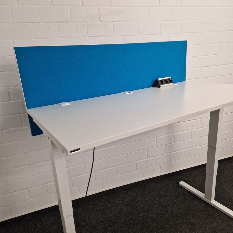 100 x Steh Sitz Schreibtisch / elektrischer Schreibtisch / Büroeinrichtung / Höhenverstellbarer Tisch / Büro in Köln