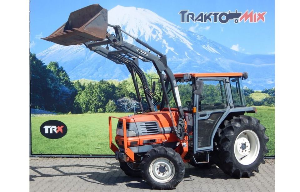 Kleintraktor Kubota, model GL320, Rahmennr.:37668 4WD+TUR+KAB AC in Ludwigsfelde