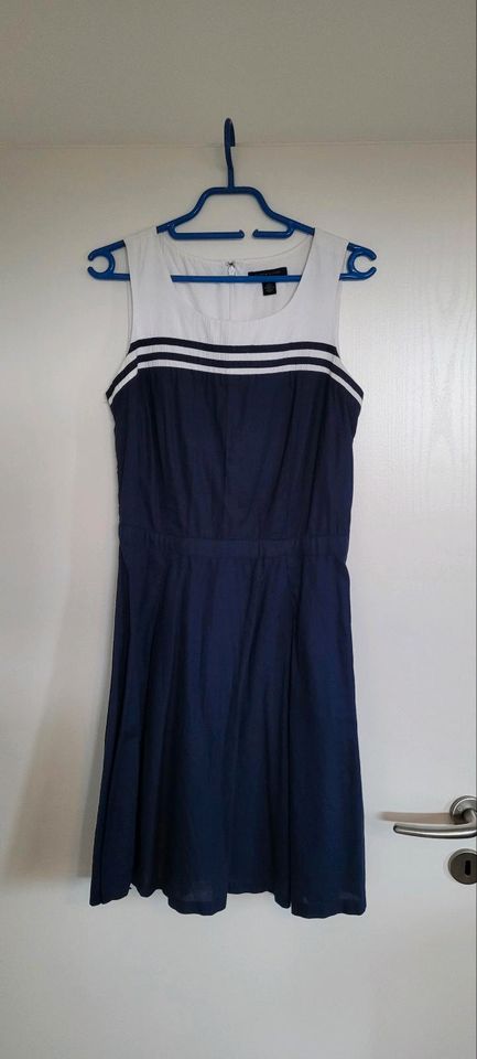 Kleid Tommy Hilfiger Gr. 4 (US) = 36 (DE) in Selmsdorf