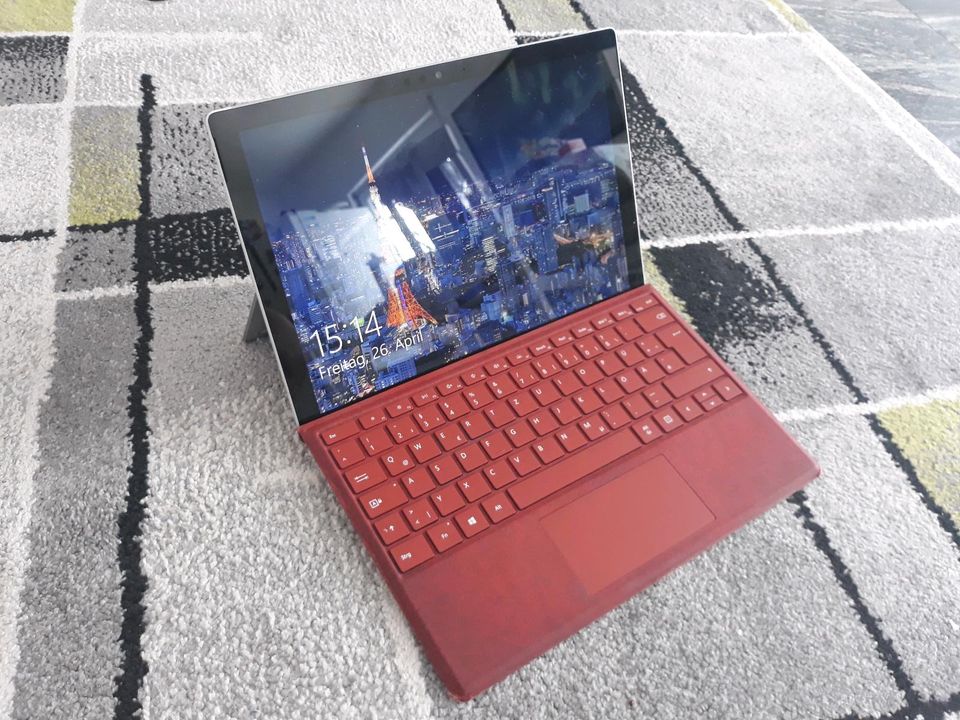 Microsoft Surface Pro Alcantara Type Cover in Frittlingen