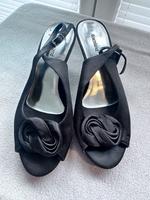 Pumps Pfennigsbsatz Schuhe Sandale Nordrhein-Westfalen - Niederkassel Vorschau