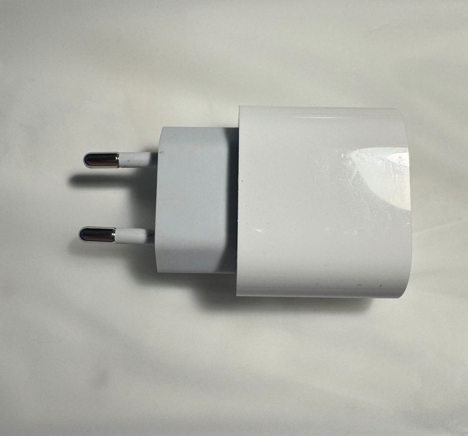 Apple EU Netzteil USB-C in Linkenheim-Hochstetten