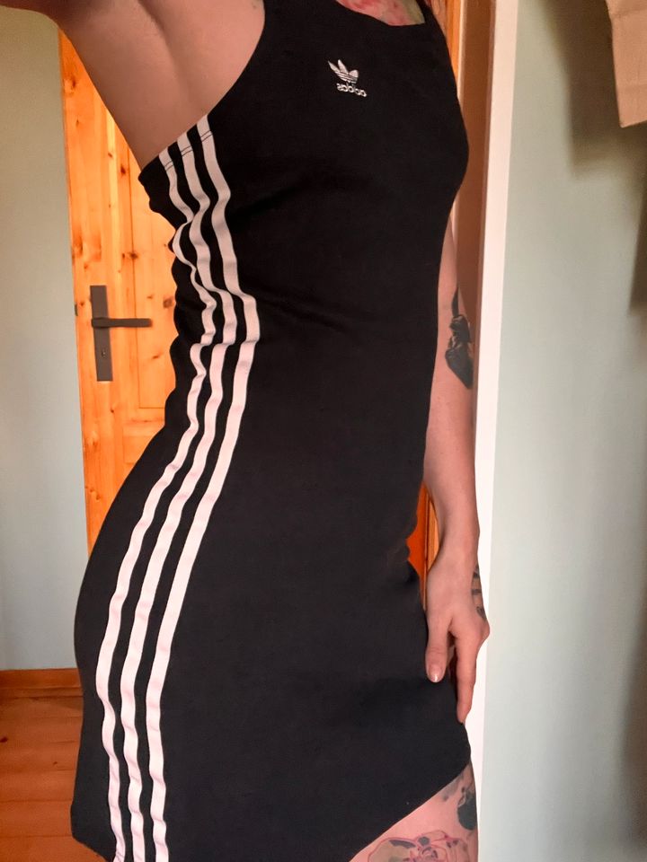 Kleid von Adidas in Moormerland