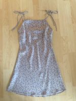 Zara Blümchen Kleid neu XS Flieder lila Bindeträger München - Schwabing-West Vorschau