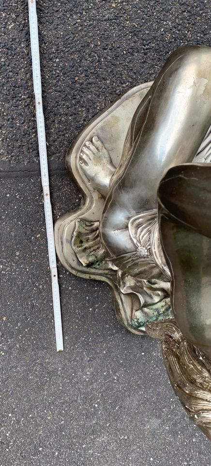 Tisch Bronze silber patiniert Akt Frau Glasplatte rund Erotik NEU in Kaarst