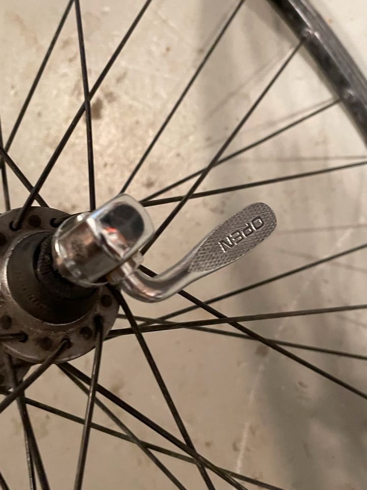 Fahrradteile Felgen Mavic Zac Conti Seitenständer Reifen  28” Alu in Eschborn