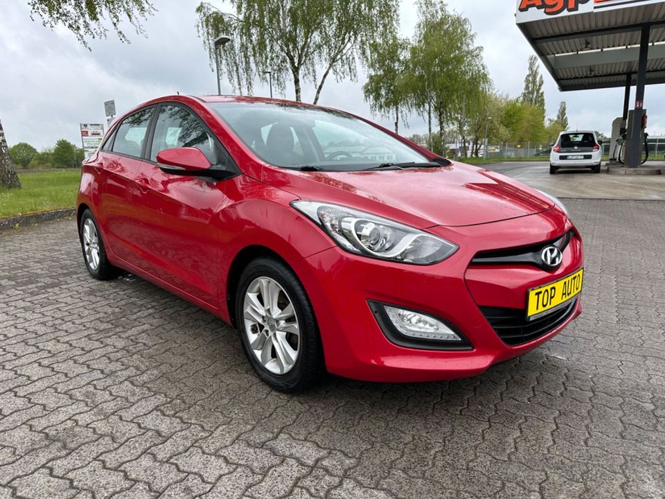 Hyundai i30 / 1,4 Benzin/ NAVI/ TÜV NEU in Rastow