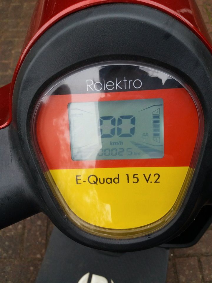 Rolektro E-Quad, 15 V.2 Blei-Gel, Rot, 25km Laufleistung in Eisdorf