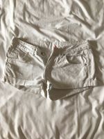 Kurze Jeansshorts (Gr. 34) Nordrhein-Westfalen - Bromskirchen Vorschau