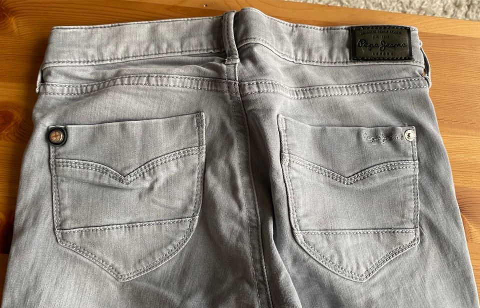 Pepe Jeans grau 12/152 in Marienberg