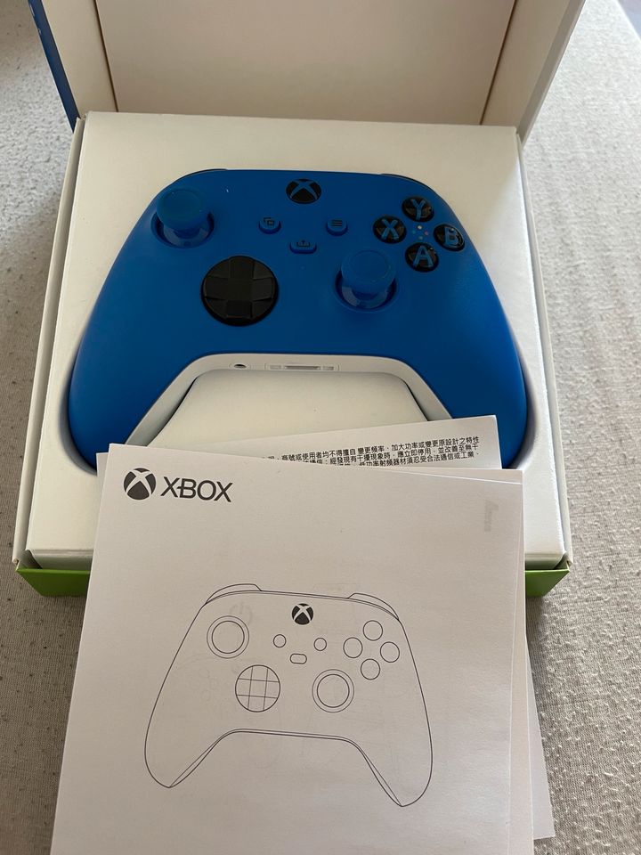 Xbox Series S/X Controller - Shock Blue in Duisburg